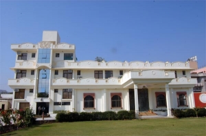 Get Hotel Heritage Retreat in Jaipur
